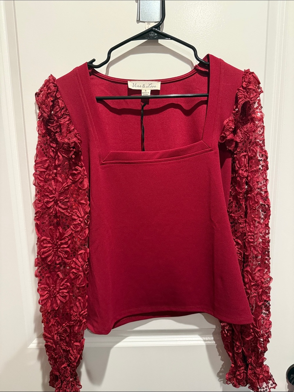 Vine & Love Women's Ruby Red Square Neck Lace Sleeve Top